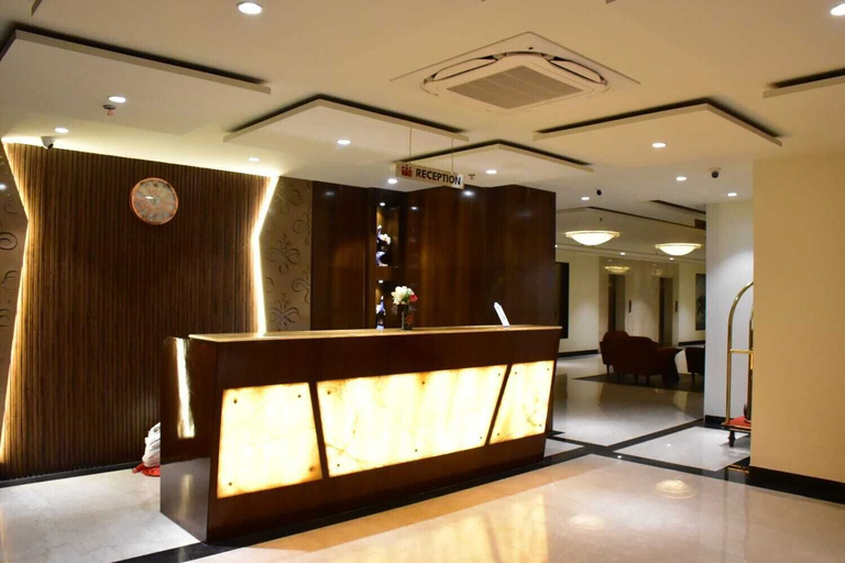 Others 5, Hotel Atiraj, Shahdol