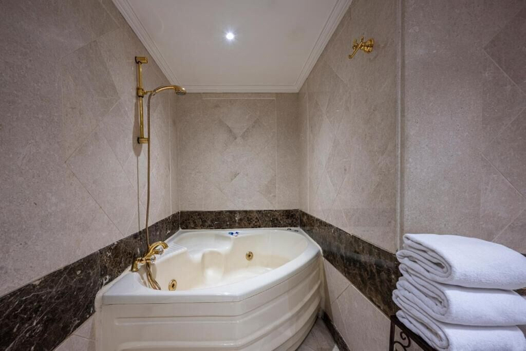 Bathroom 5, Al Shohada by Palm Rich Makkah, Makkah