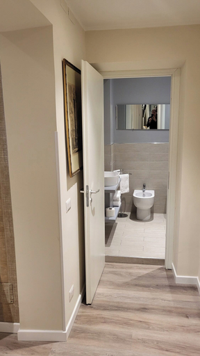Bathroom 4, Design 18 Charming Rooms, Rome