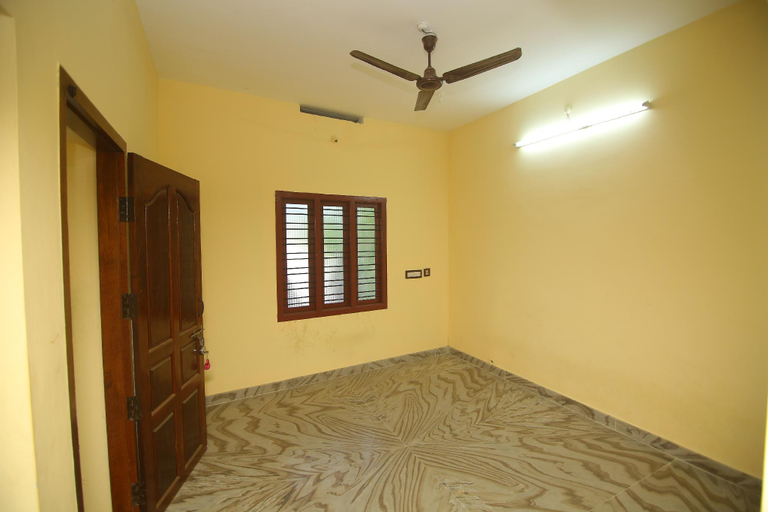 Others 4, Panner Bhavan,Courtallam, Tirunelveli