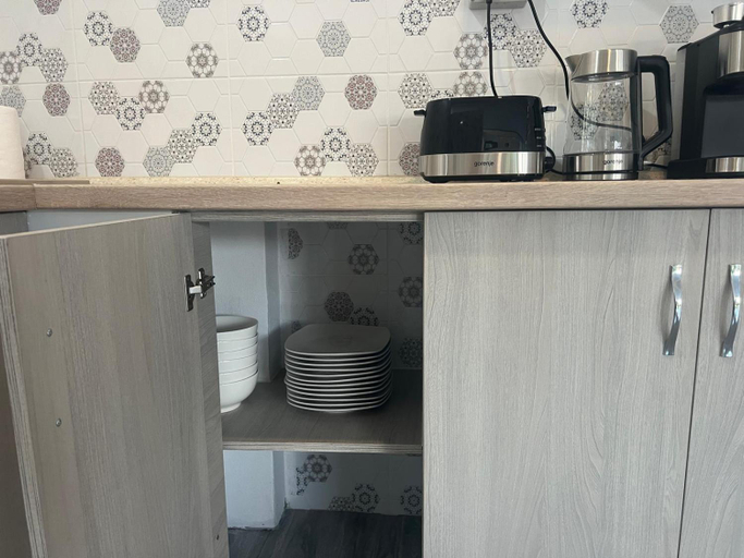 Others 3, Mafmaf Tiny Houses - incasare cu card de vacanta, Navodari