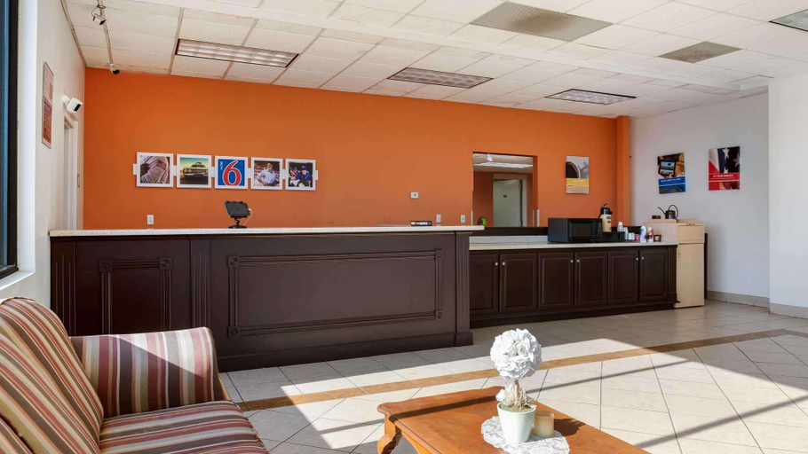 Public Area 2, Motel 6 Clarksville, TN, Montgomery
