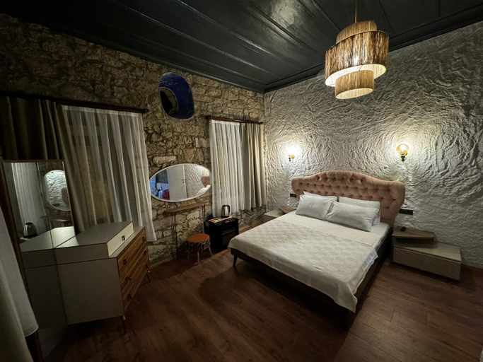 Others 3, Baba Evi Alaçatı, Çeşme