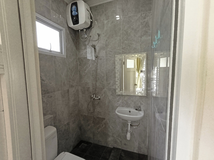 bathroom 5