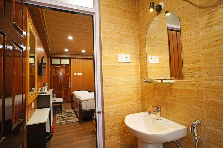 Bathroom 5, Sher Bengal, Darjiling