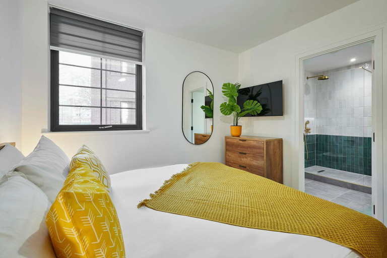 Room 5, Host Stay Lockside House, Birmingham