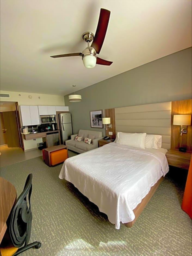 Bedroom 3, Fiesta Inn Suites Aeropuerto del Bajio, Silao