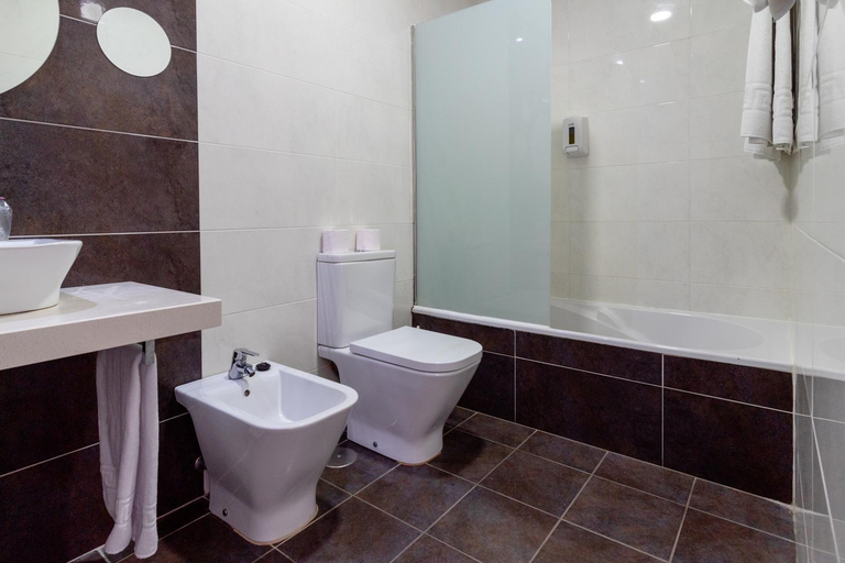 Bathroom 4, Hotel Dona Luisa, Málaga