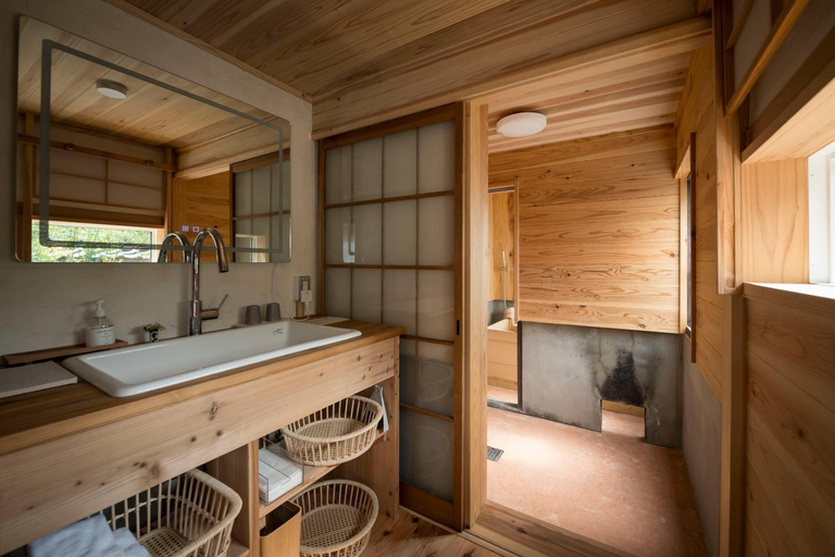 Bathroom 2, アイショウ 一日ひと組の宿, Tsukuba
