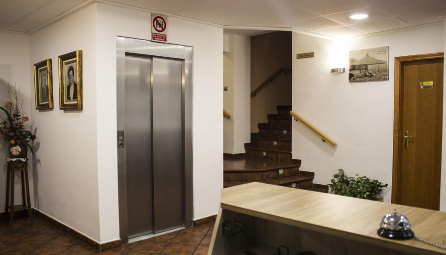 Public Area 3, Restaurante Pensión Mariola, Alicante