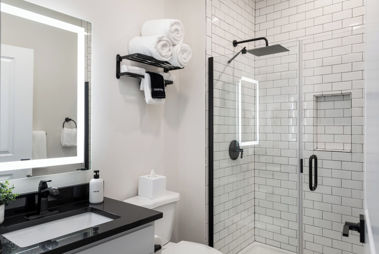 Bathroom 4, Spillway Lodges, Antrim