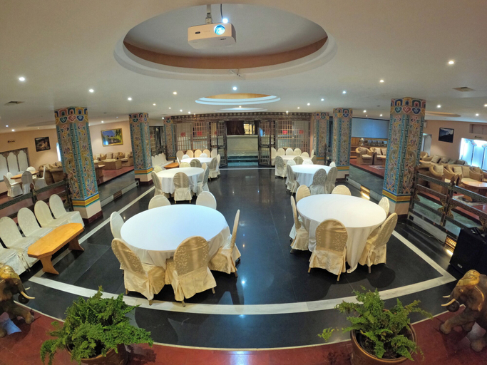Food & Drinks 4, Hotel Phuntsho Pelri, Chang