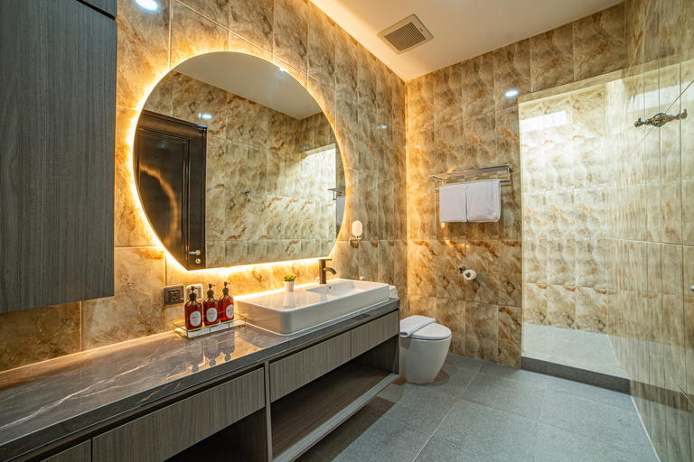Bathroom 9