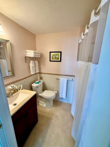 Bathroom 4, The Glen Cove Hotel & Restaurant, Plymouth