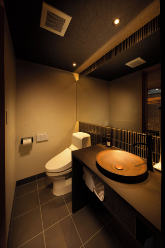 Bathroom 3, Kanade Kiyomizu Gojo, Kyoto