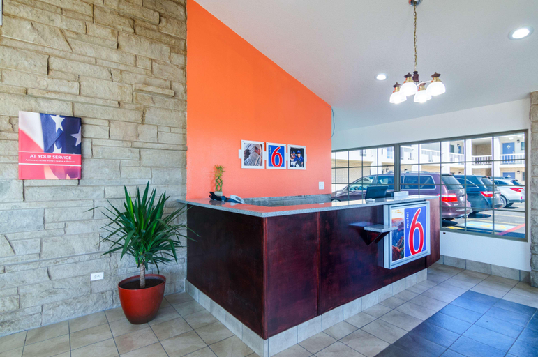 Public Area 2, Motel 6 Childress, TX, Childress