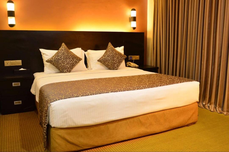 Bedroom 5, Pearl City Hotel, Thimbirigasyaya