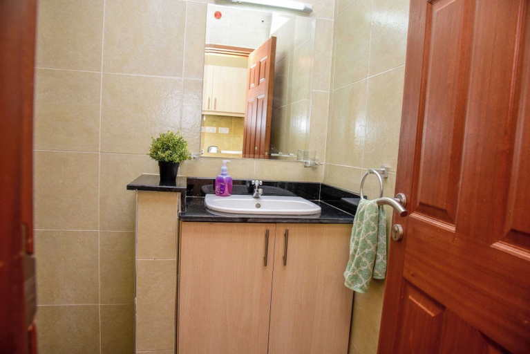 Bathroom, Studio Apartment Nairobi West, Langata