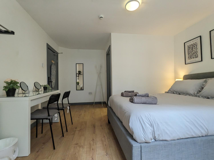 4, Room Near City Centre Private Bath Free Parking, Sefton