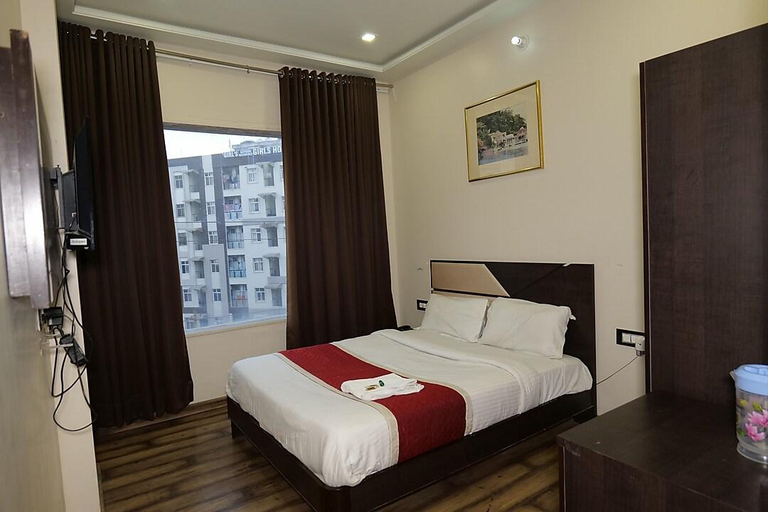 Bedroom 1, M3 Hotel, Kota