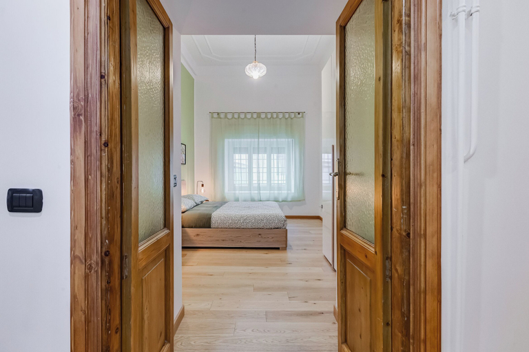 Others 4, 3-Bedroom Home Near Trastevere Station, Roma