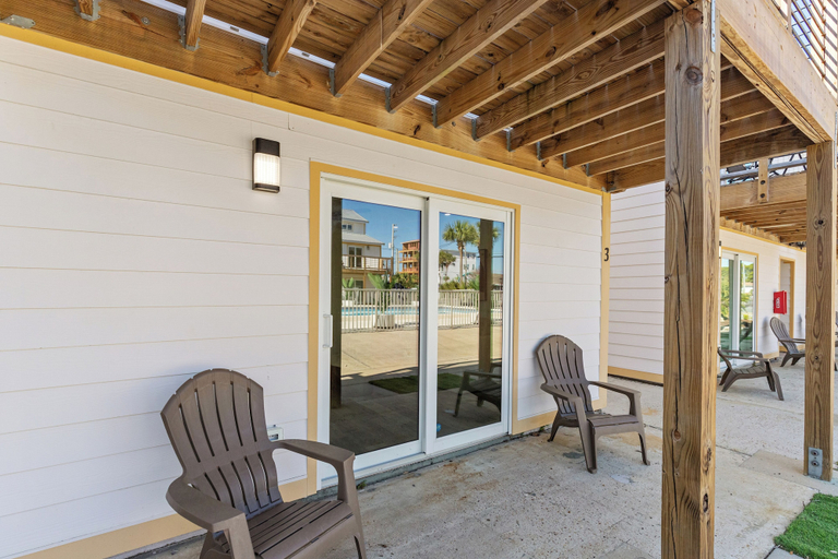 Others 5, Ocean Breeze, Bay