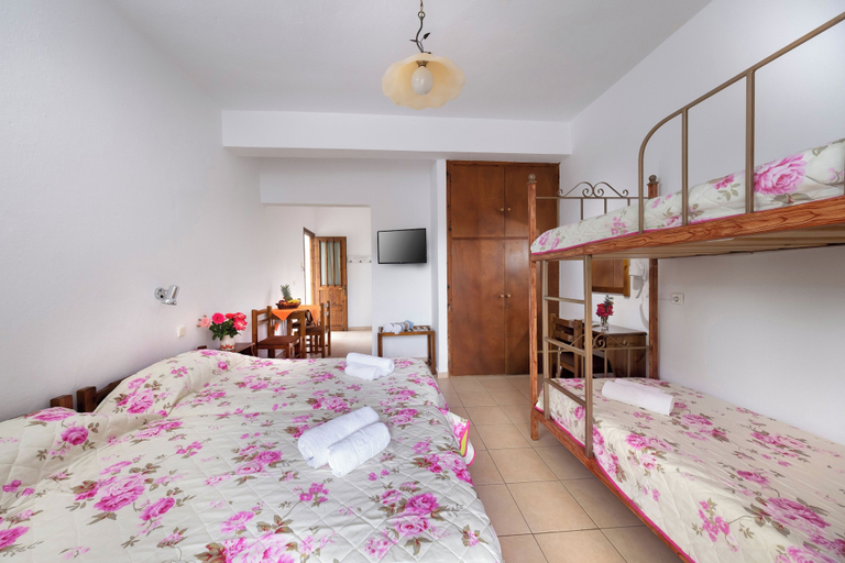Bedroom 3, Vergonis Studios, Thessaly