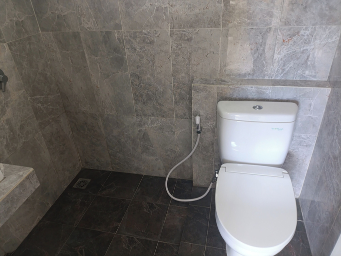 bathroom 6