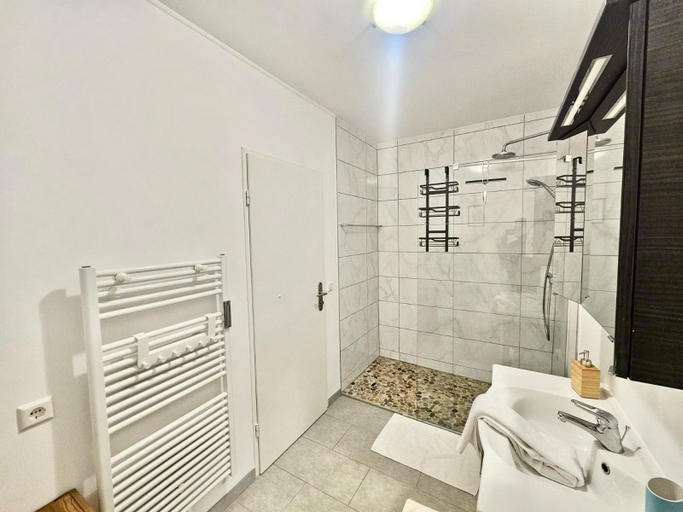 Bathroom 3, Charming 3 bedrooms with a cozy terrace, Luxembourg
