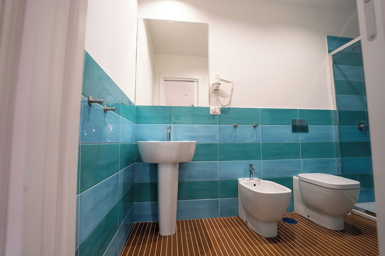 Bathroom 5, P.C. BOUTIQUE SEA VIEW NAPOLI CENTRO by ClaPa Group Dislocated Hospitality, Napoli
