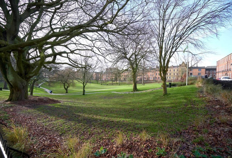 Property grounds 4, Georgian Apartment, Winckley Square, Free Parking, Lancashire
