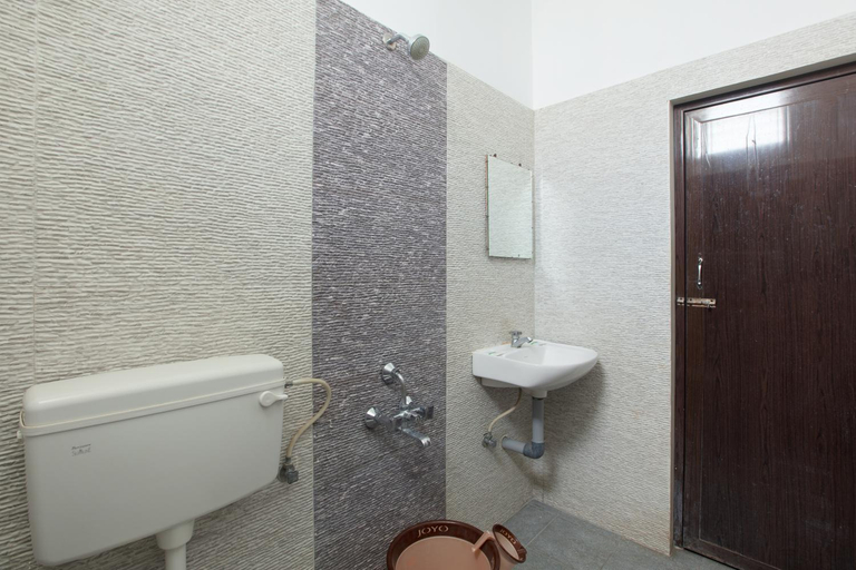 Bathroom 4
