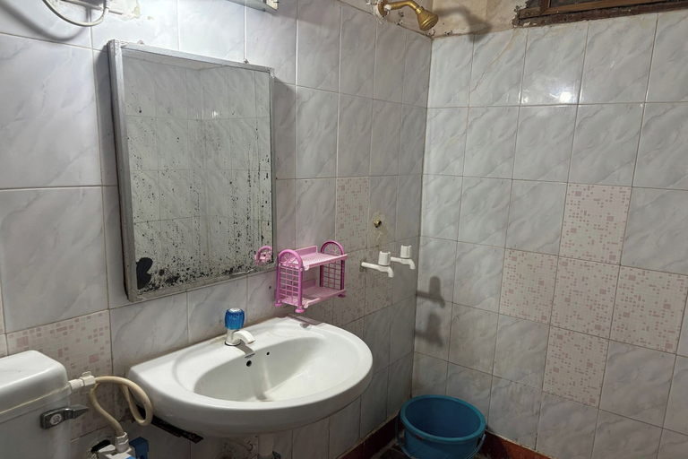 Bathroom 3, D'Seasons Hotel, Agra