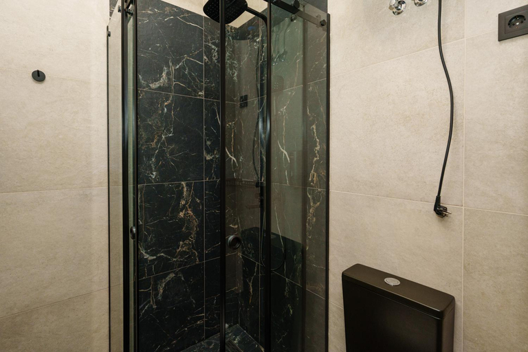 Others 5, Palmira Hotel, Rozdil'nias'kyi