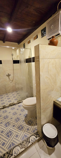 Bathroom 5, Al Mare Karimunjawa, Jepara