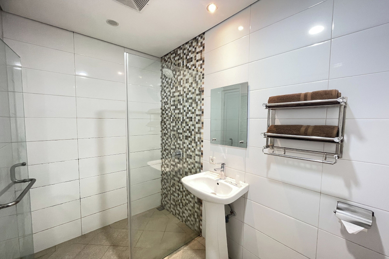 Bathroom 9
