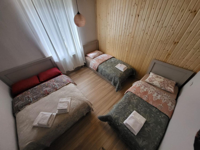 Others 2, Guesthouse Evergreen, Oni