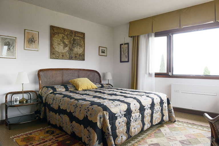 Bedroom 3, Villa Paradiso, Brescia