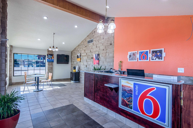 Public Area 2, Motel 6 Childress, TX, Childress