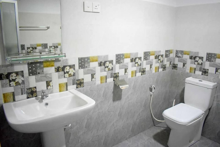 Bathroom 3, Yala Leonine Villa, Thissamaharama