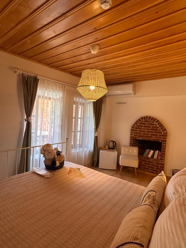 Bedroom 2, Hanole Guest House, Ayvalık