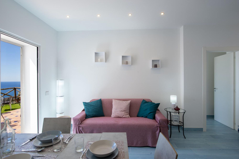Room 5, Villa Ecuba - Villa for Groups in a Strategic Position, Salerno
