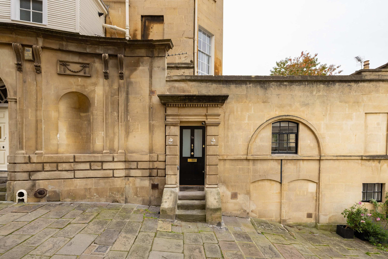 Room 5, Charming One-bedroom Retreat in Historic Bath, Bath and North East Somerset