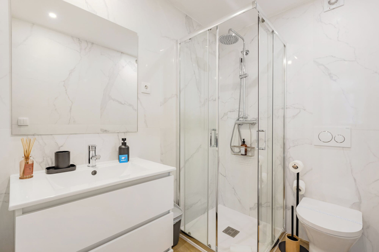 Bathroom 4, Heroísmo Duplex Flat, Porto