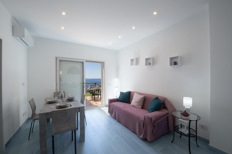 Room 4, Villa Ecuba - Villa for Groups in a Strategic Position, Salerno