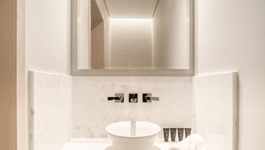 Bathroom 3, Iconic One Bedroom Panoramic Palm Views, Dubai