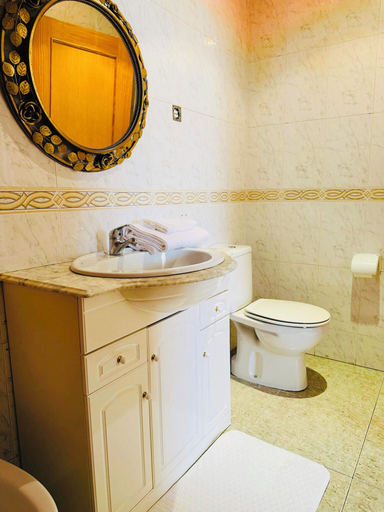 Bathroom 3, Ballestar Hotel Bar & Grill, Cuenca