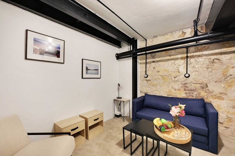 Others 4, Appartement Maître Albert, Paris