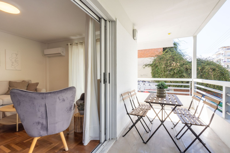 Room 5, Seaside Elegance Brand New 2BD Luxury Stay, Attica