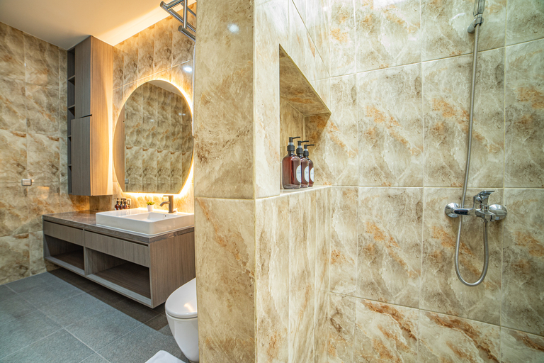 Bathroom 7